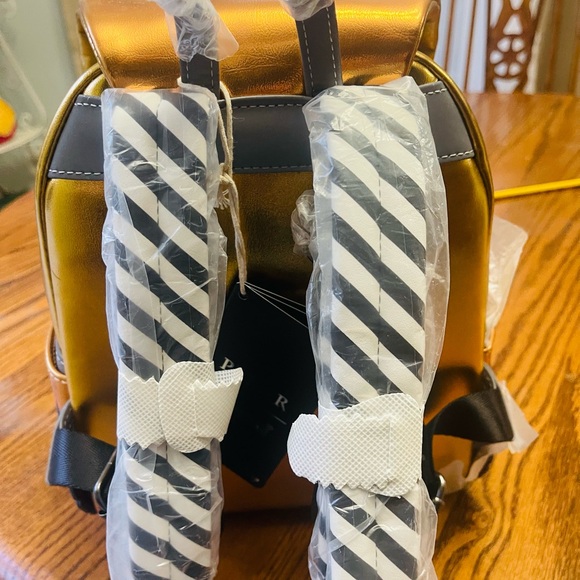 NWT Loungefly Gold and Brown Wall-E Backpack - Picture 3 of 6